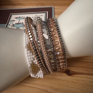 💕Elegant six multicolored stacking bracelets in one.